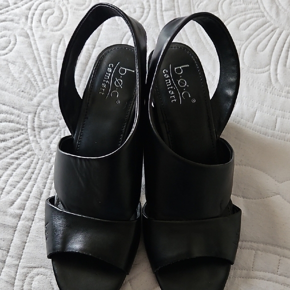 B. O.C. New Black Sandals Minimalist Design - Picture 1 of 5